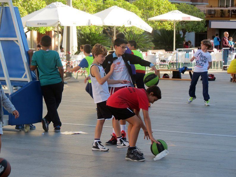 Galería: Sergio Scariolo asiste a la Olimpiada de Dibujo Solidaria y al torneo de baloncesto 3x3