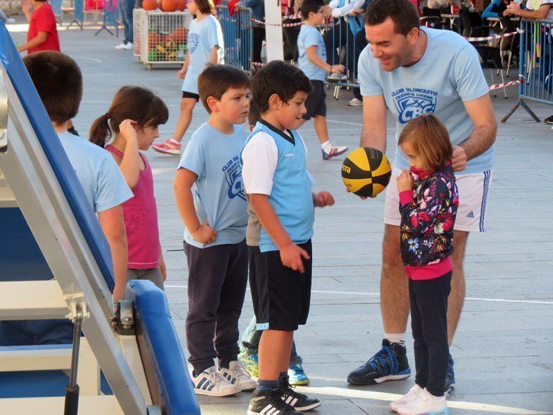 Galería: Sergio Scariolo asiste a la Olimpiada de Dibujo Solidaria y al torneo de baloncesto 3x3