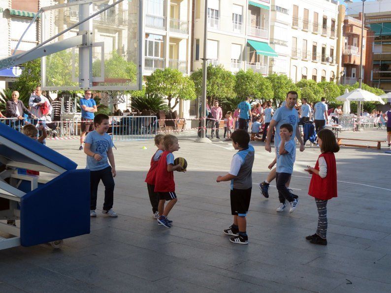 Galería: Sergio Scariolo asiste a la Olimpiada de Dibujo Solidaria y al torneo de baloncesto 3x3