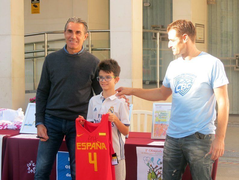Galería: Sergio Scariolo asiste a la Olimpiada de Dibujo Solidaria y al torneo de baloncesto 3x3