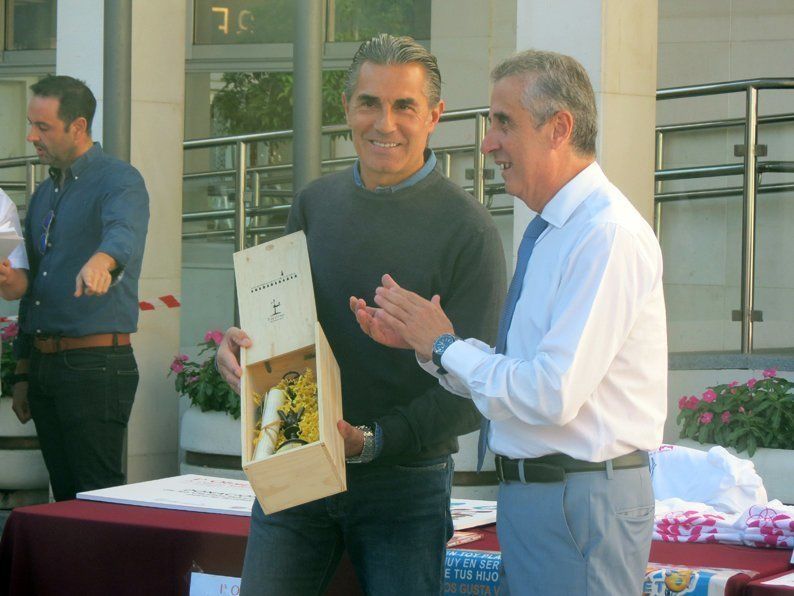 Galería: Sergio Scariolo asiste a la Olimpiada de Dibujo Solidaria y al torneo de baloncesto 3x3