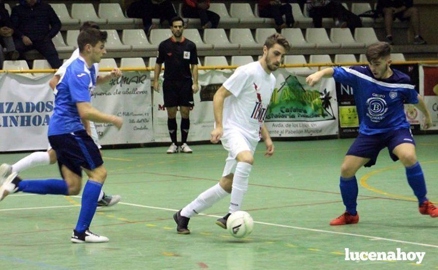  Ceci y Manu Aragón, defienden para el Lucena Futsal. FRANCISCO JOSÉ GARCÍA 