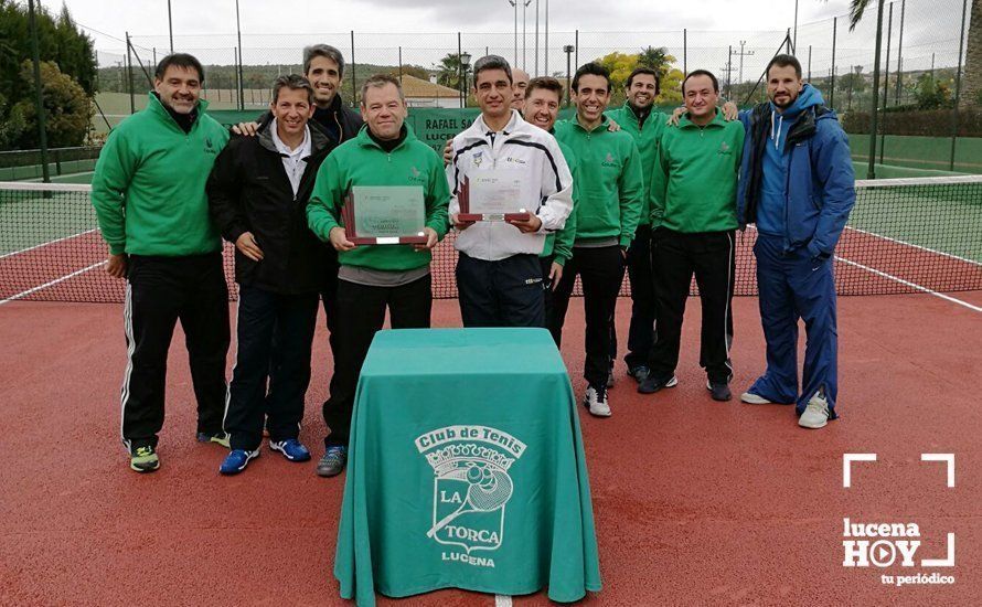  Acto de entrega de los trofeos en el Club de Tenis La Torca. 