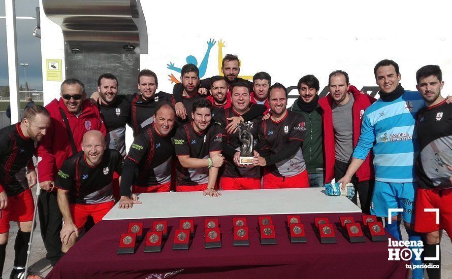  Plantilla del CD San Jorge, campeón del Trofeo de Navidad Clubes Históricos 2016. 
