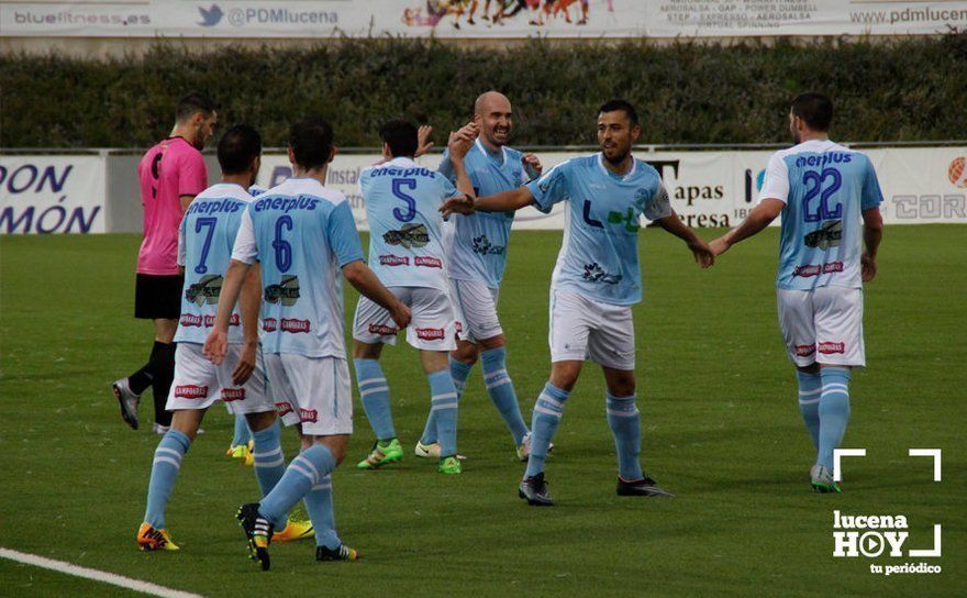  Los jugadores del Ciudad de Lucena festejan un gol de esta campaña. ARCHIVO 