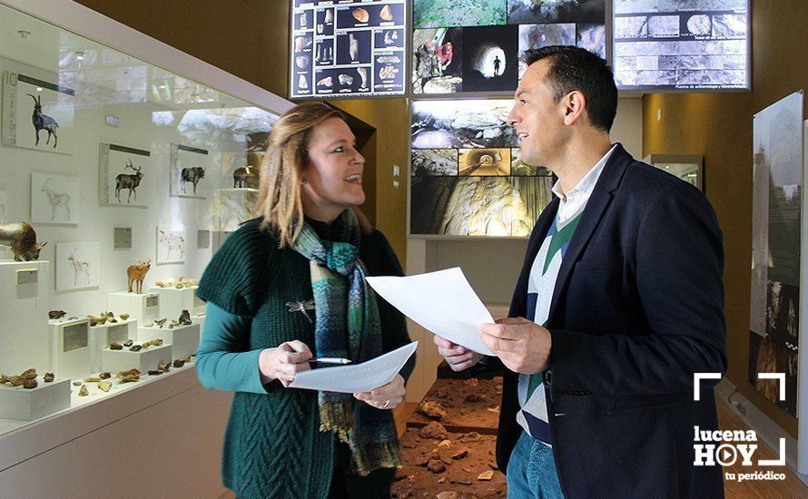  Manuel Lara junto a la técnica municipal de Turismo, Emilia Gálvez 