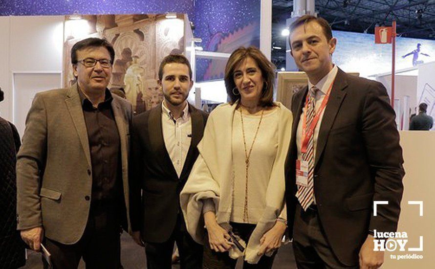  La directora del proyecto en EOI, Mar Torres, junto al edil de Inovación, Manuel Lara, en la pasada edición de Fitur 