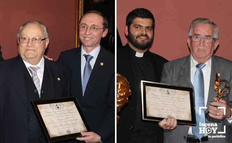  Galardonados, junto al consiliario y hermano mayor de la cofradía del Silencio. 