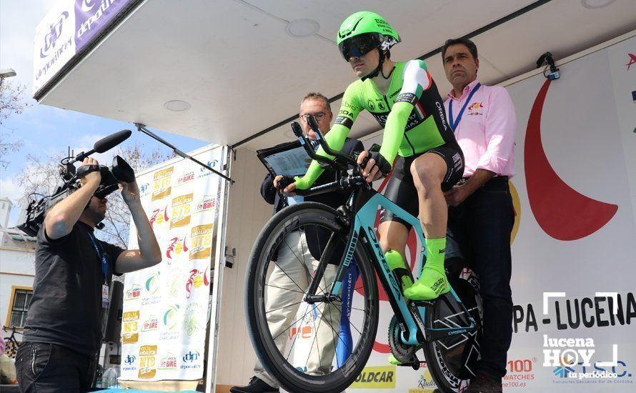 Galería: Lucena vibra al ritmo del pedaleo de los mejores del pelotón internacional: Nuestras cien mejores fotos de la crono de la Vuelta a Andalucía