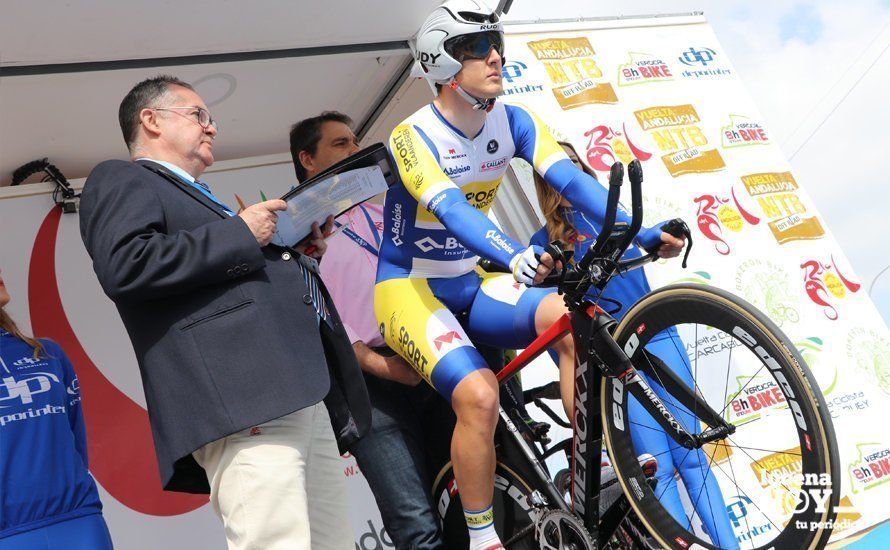 Galería: Lucena vibra al ritmo del pedaleo de los mejores del pelotón internacional: Nuestras cien mejores fotos de la crono de la Vuelta a Andalucía