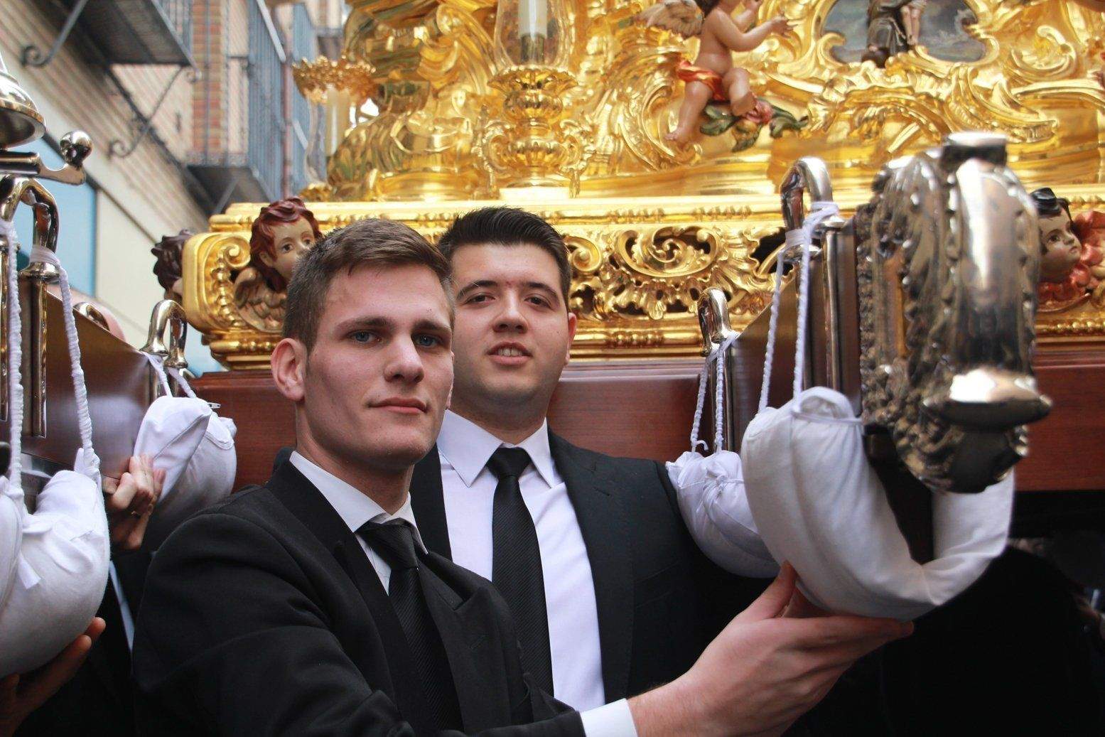 Galería: Las fotos de la procesión extraordinaria de María Stma. de la Pasión y Ánimas con motivo del XXV Aniversario de la Cofradía de Pasión Galería: Las fotos de la procesión extraordinaria de María Stma. de la Pasión y Ánimas con motivo del XXV Aniversario de la Cofradía de Pasión