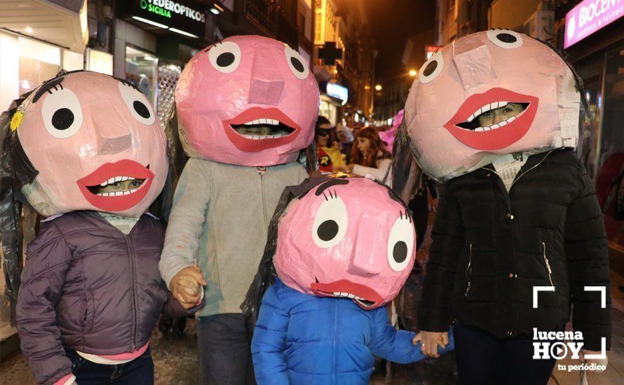 Galería: La alegría del Carnaval toma las calles del centro de Lucena