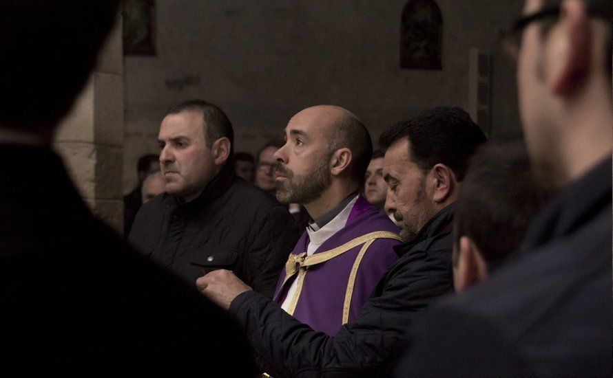 Galería: Santiago acoge el Vía Crucis del Señor de la Columna, primero de la Cuaresma. Fotos: Jesús Ruiz 'Gitanito'