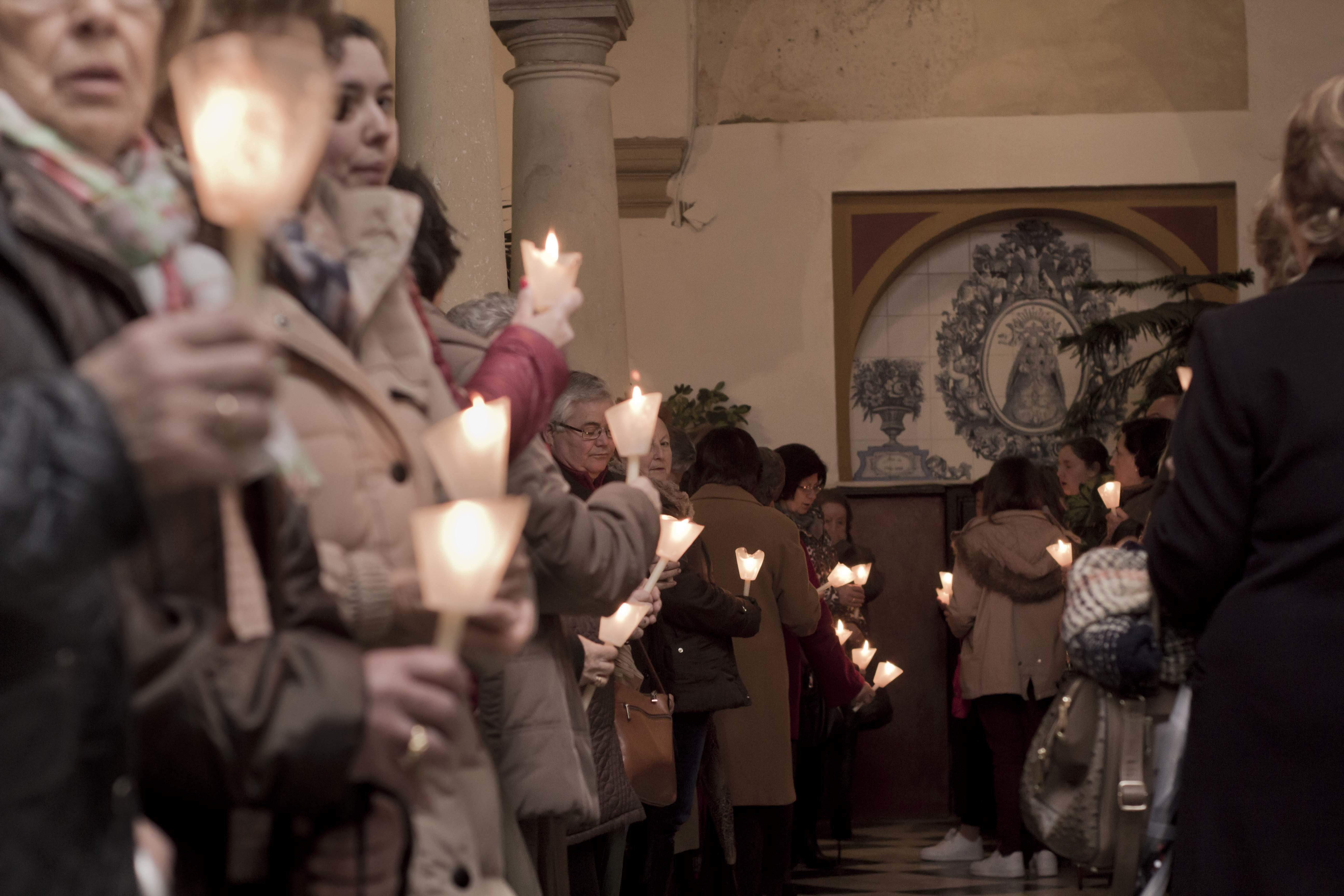 Galería: Un Vía Crucis de Pasión en el claustro del convento franciscano. Imágenes de Jesús Ruiz "Gitanito"