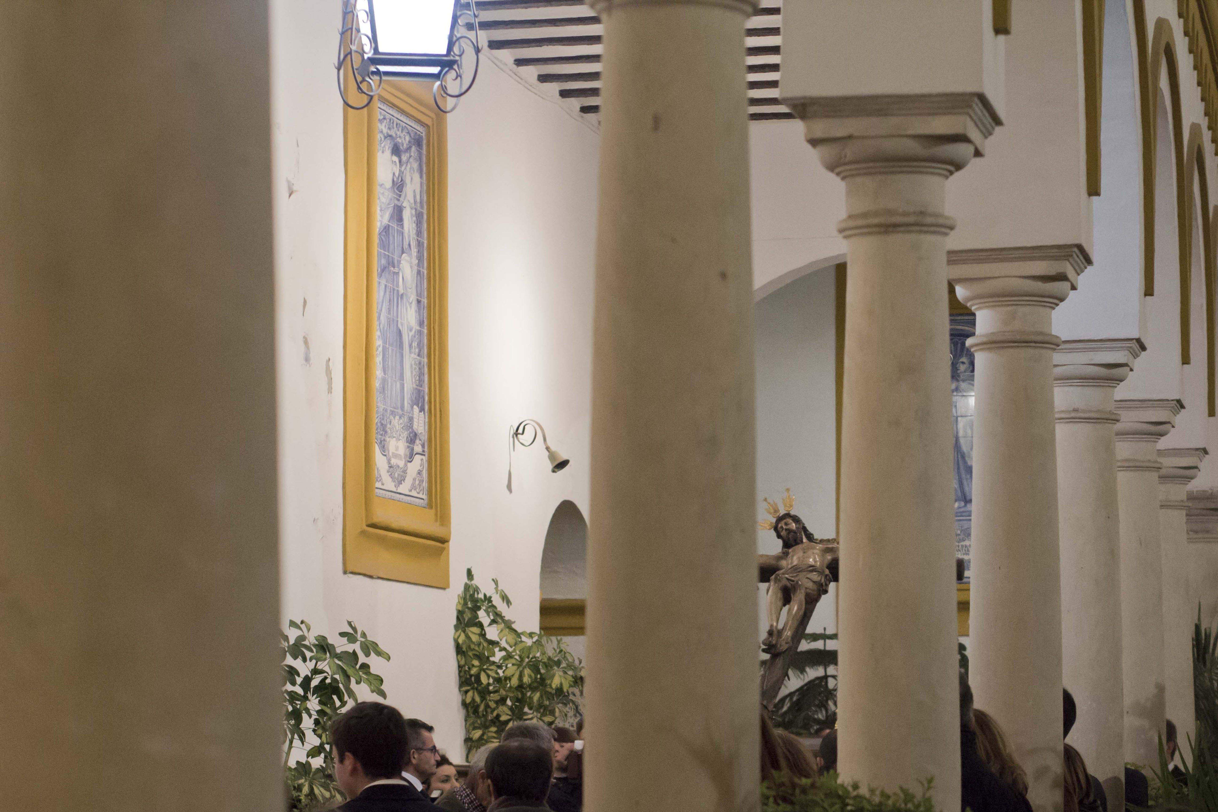 Galería: Un Vía Crucis de Pasión en el claustro del convento franciscano. Imágenes de Jesús Ruiz "Gitanito"