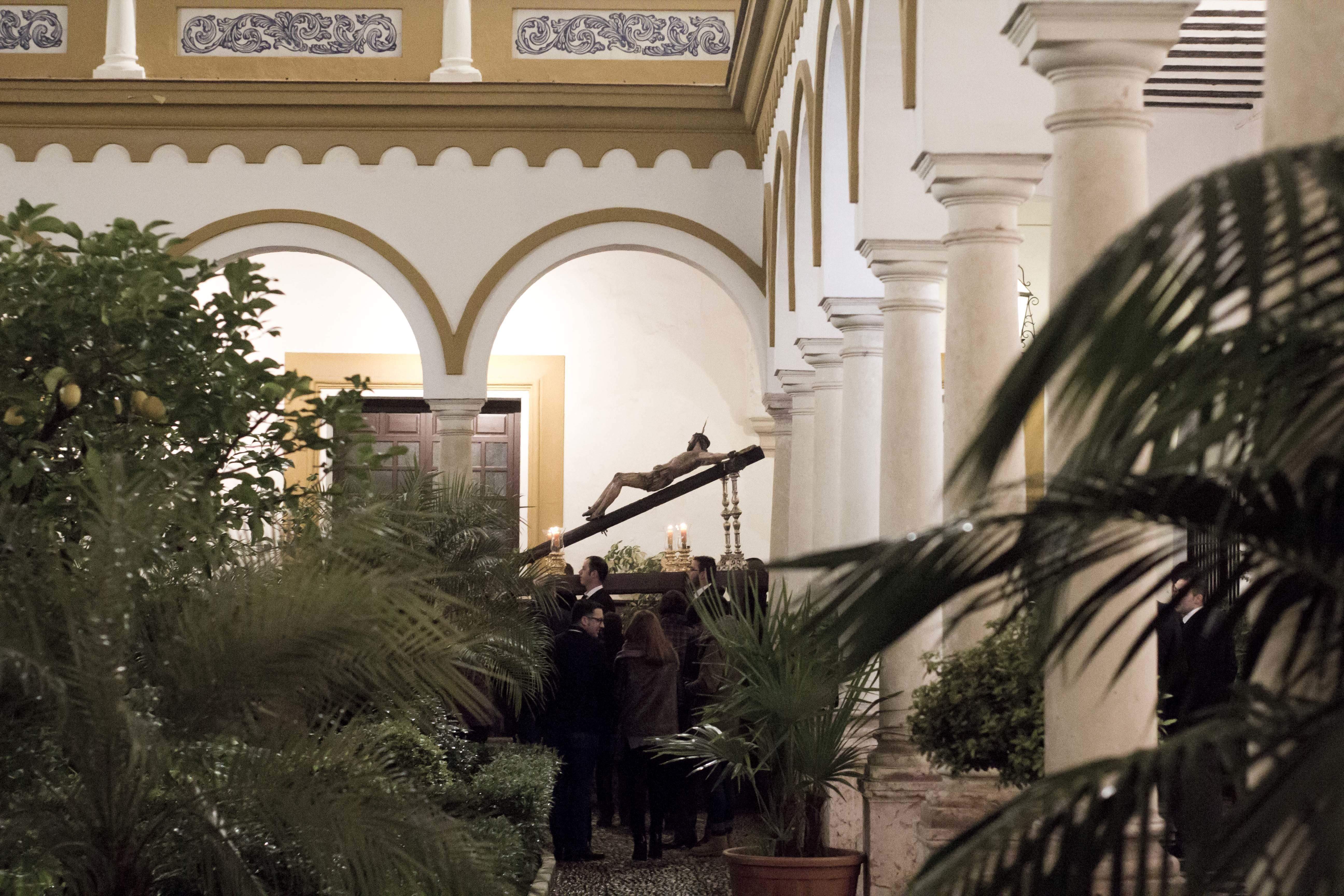 Galería: Un Vía Crucis de Pasión en el claustro del convento franciscano. Imágenes de Jesús Ruiz "Gitanito"