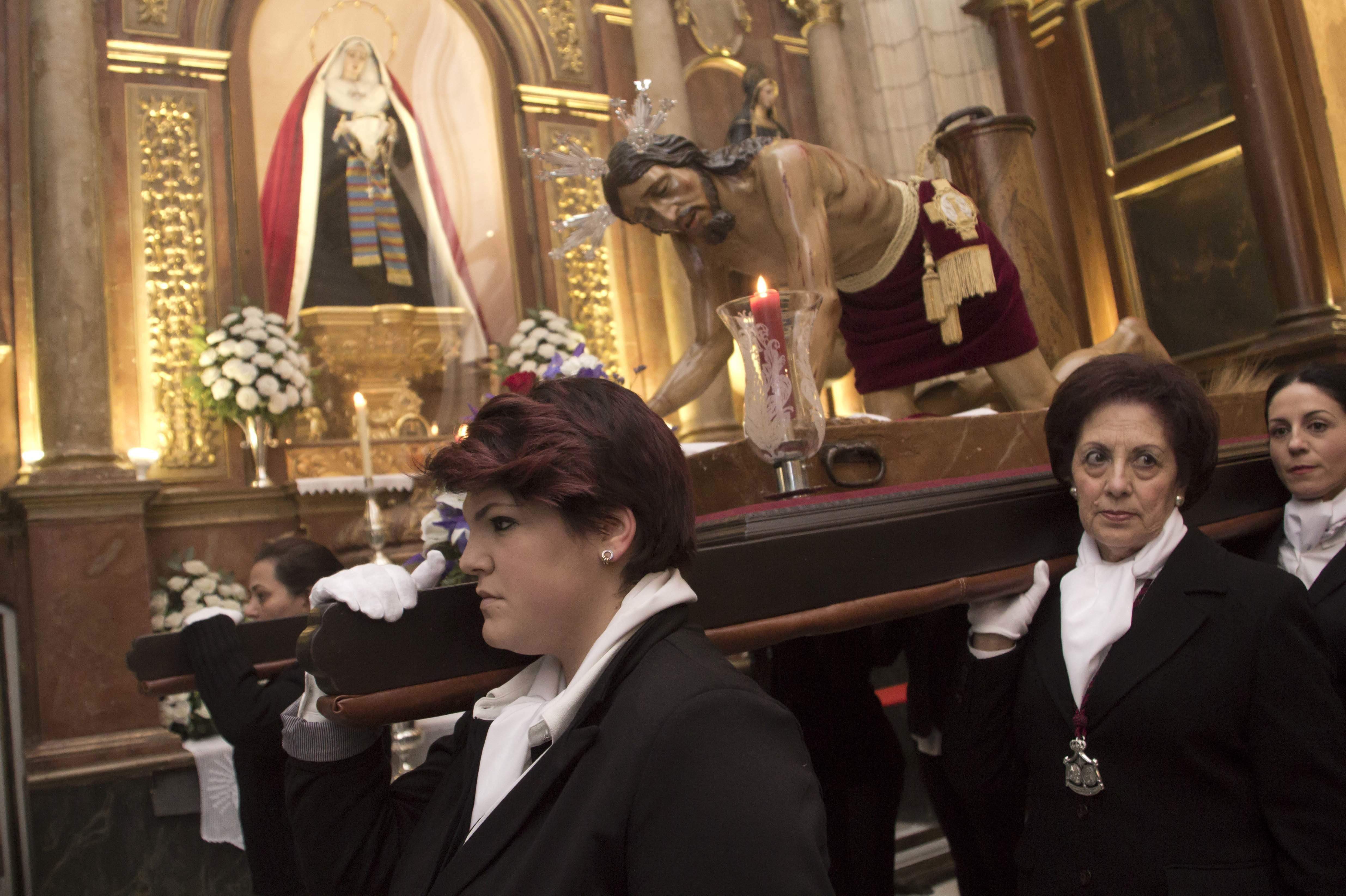 Galería: La Humillación también celebró su Vía Crucis en la intimidad del templo de San Mateo