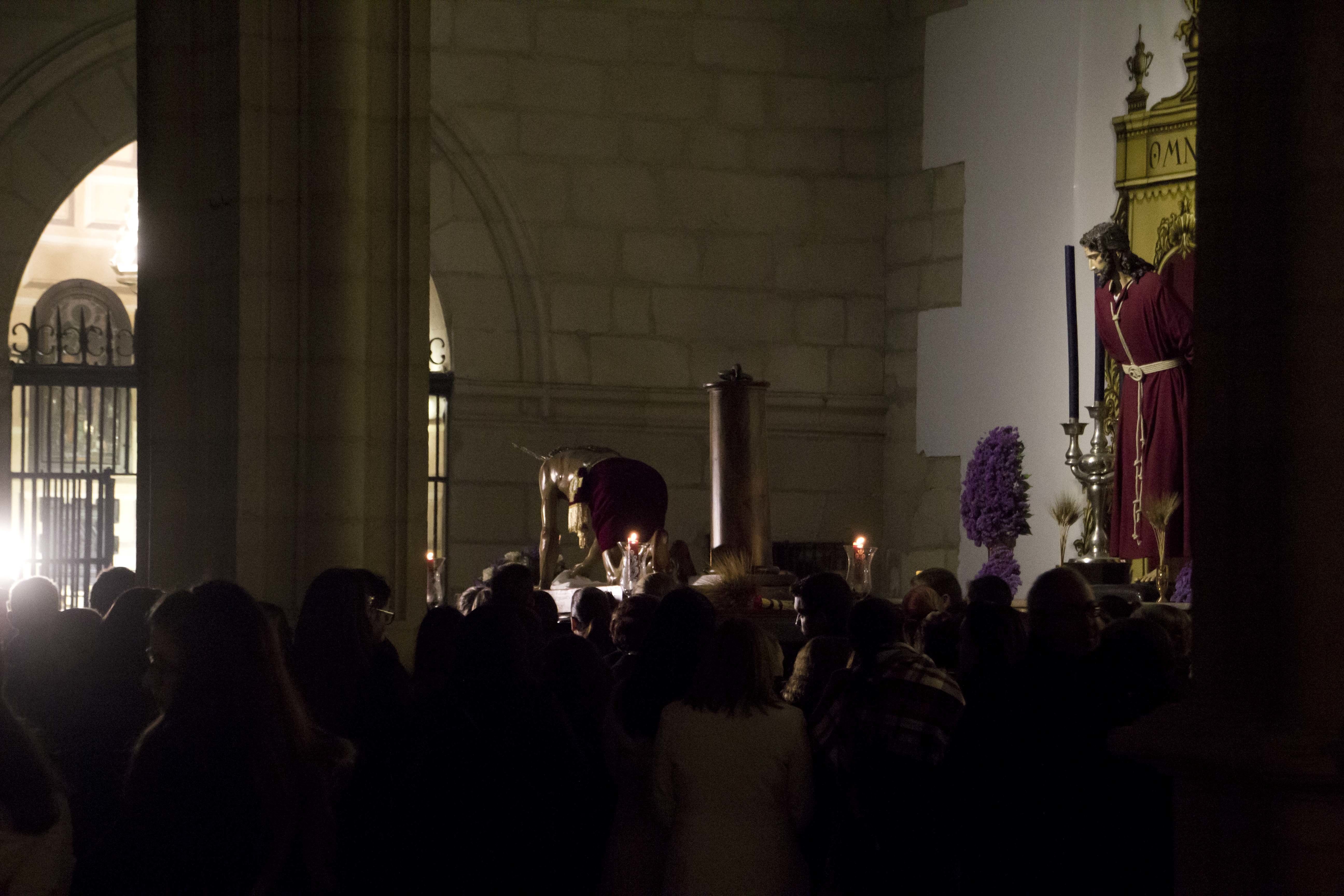 Galería: La Humillación también celebró su Vía Crucis en la intimidad del templo de San Mateo