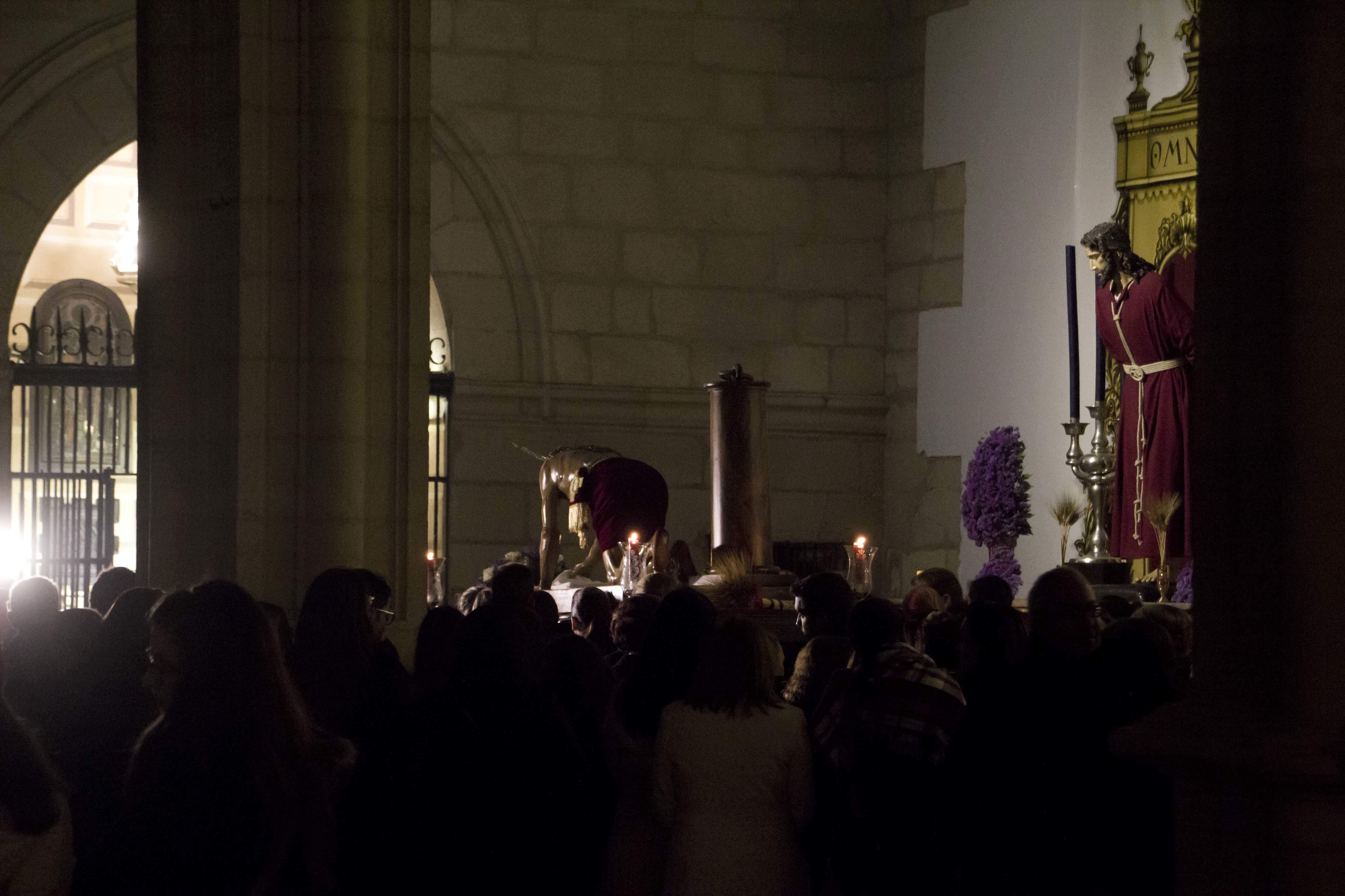 Galería: La Humillación también celebró su Vía Crucis en la intimidad del templo de San Mateo