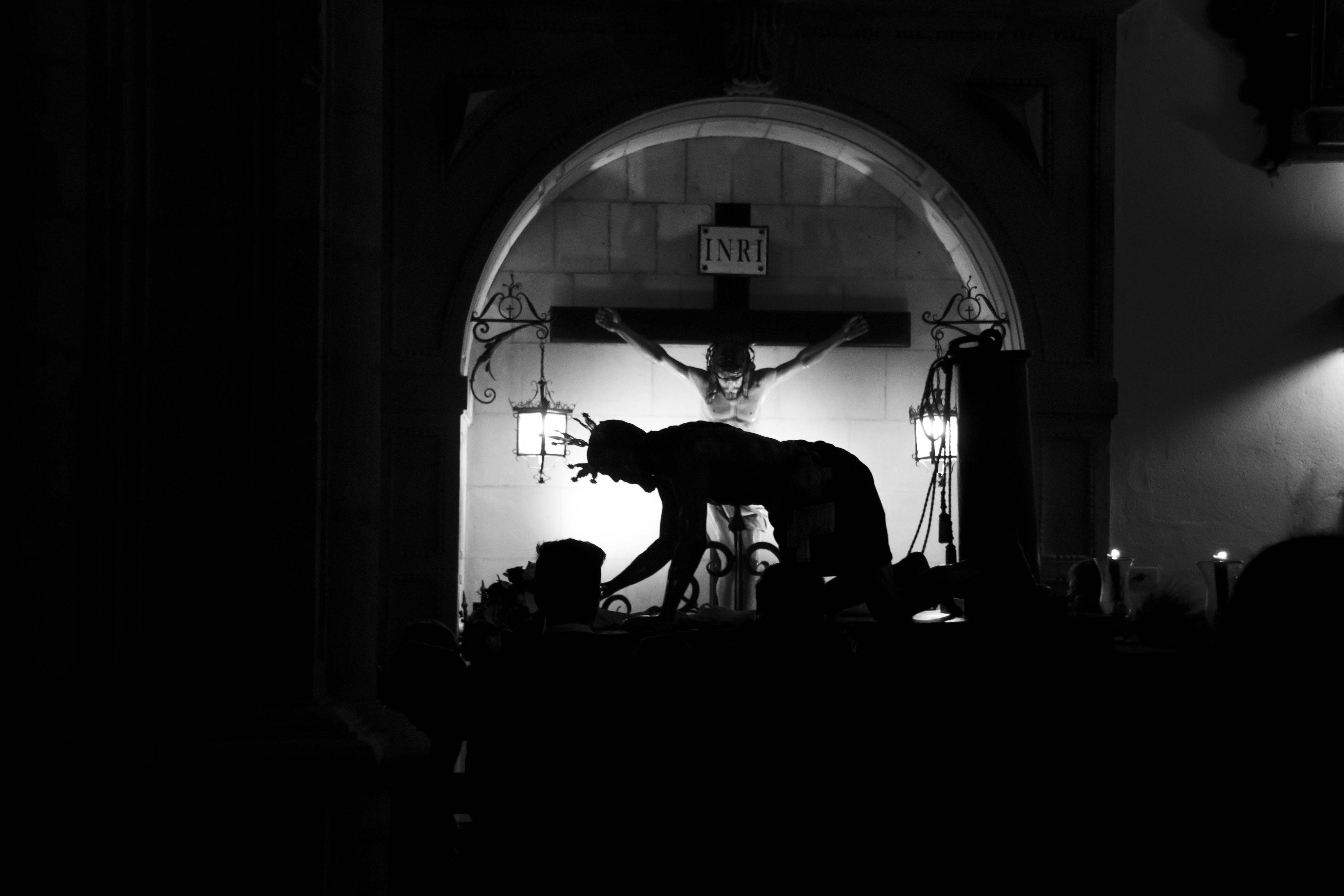 Galería: La Humillación también celebró su Vía Crucis en la intimidad del templo de San Mateo