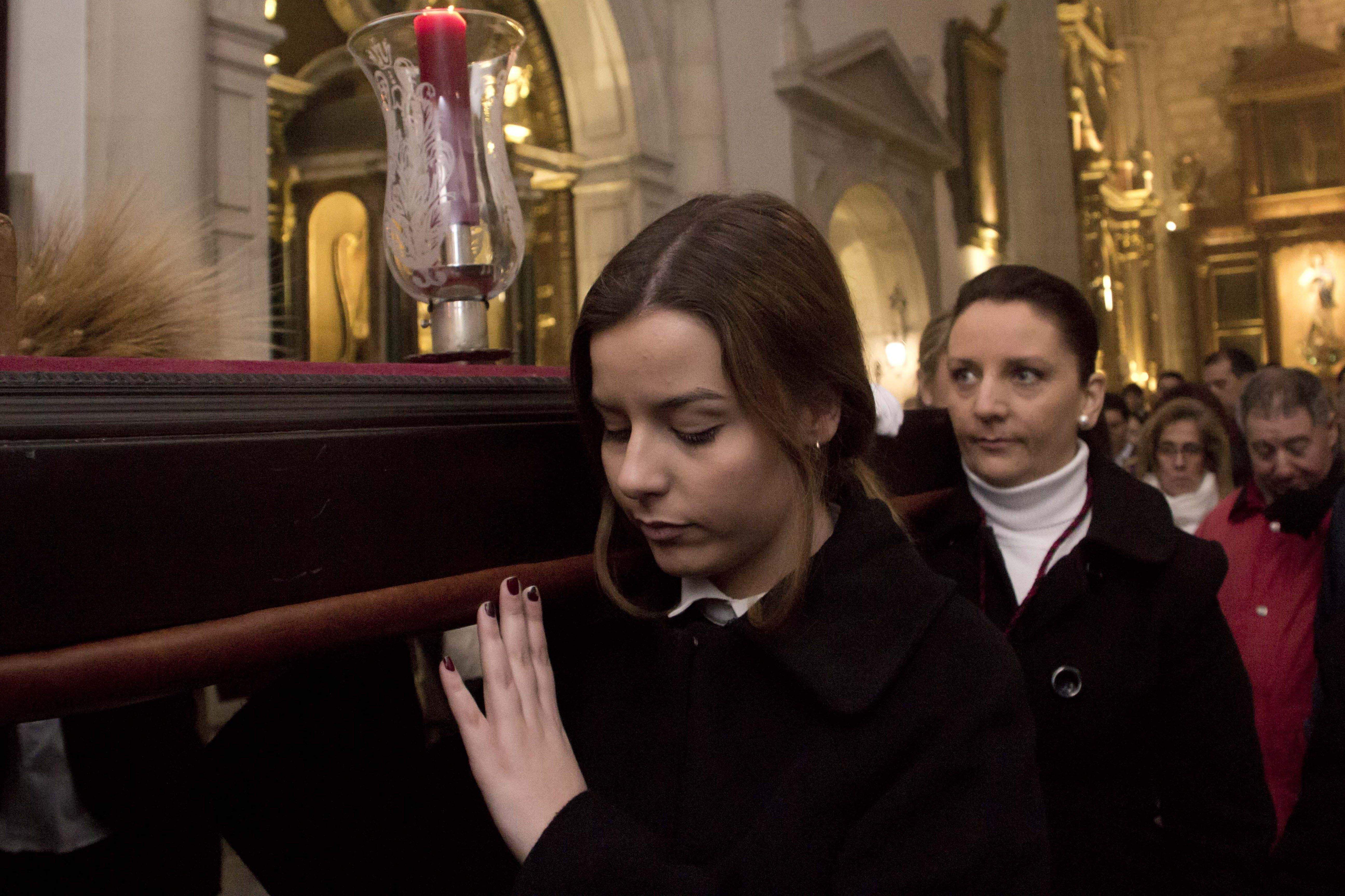 Galería: La Humillación también celebró su Vía Crucis en la intimidad del templo de San Mateo