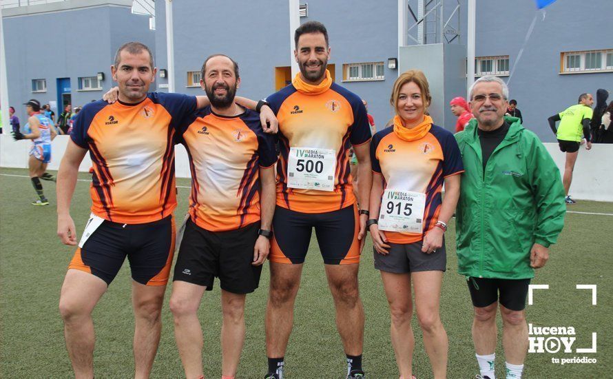 Galería: Mil y un valientes se divierten bajo la lluvia en la IV Media Maratón de Lucena