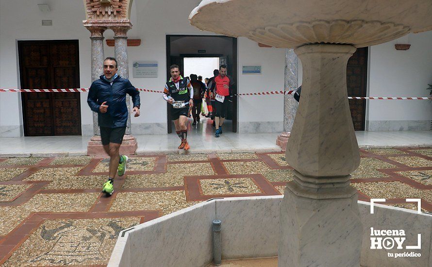 Galería: Mil y un valientes se divierten bajo la lluvia en la IV Media Maratón de Lucena