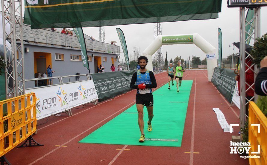 Galería: Mil y un valientes se divierten bajo la lluvia en la IV Media Maratón de Lucena