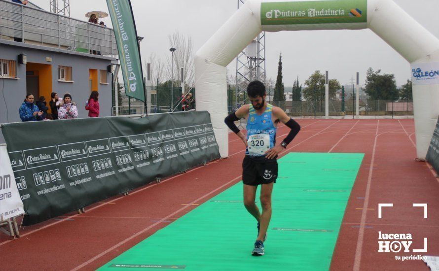 Galería: Mil y un valientes se divierten bajo la lluvia en la IV Media Maratón de Lucena