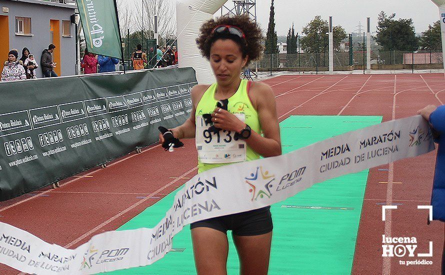 Galería: Mil y un valientes se divierten bajo la lluvia en la IV Media Maratón de Lucena