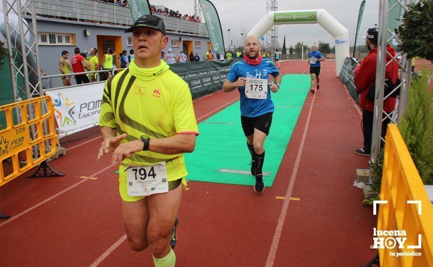 Galería: Mil y un valientes se divierten bajo la lluvia en la IV Media Maratón de Lucena