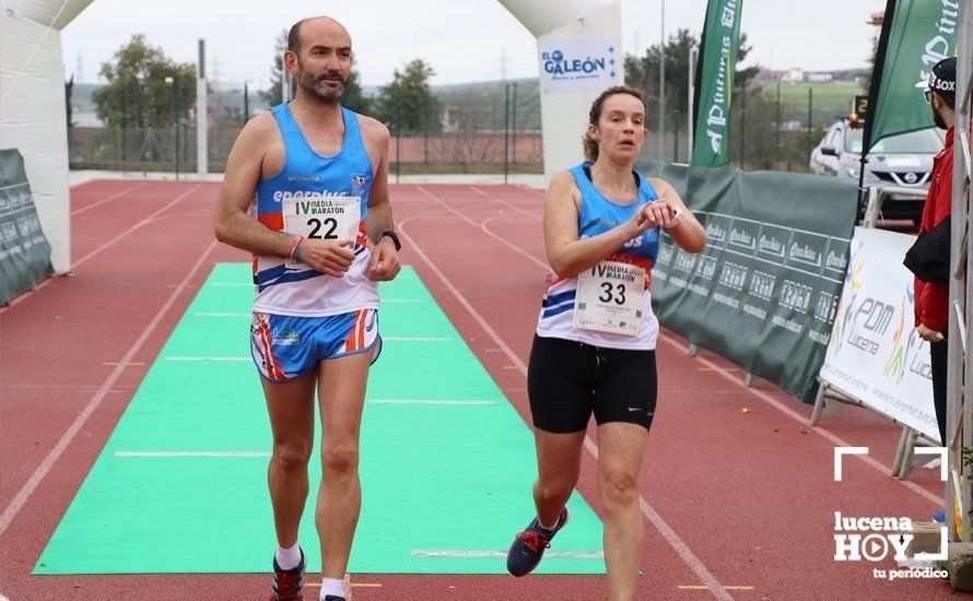 Galería: Mil y un valientes se divierten bajo la lluvia en la IV Media Maratón de Lucena