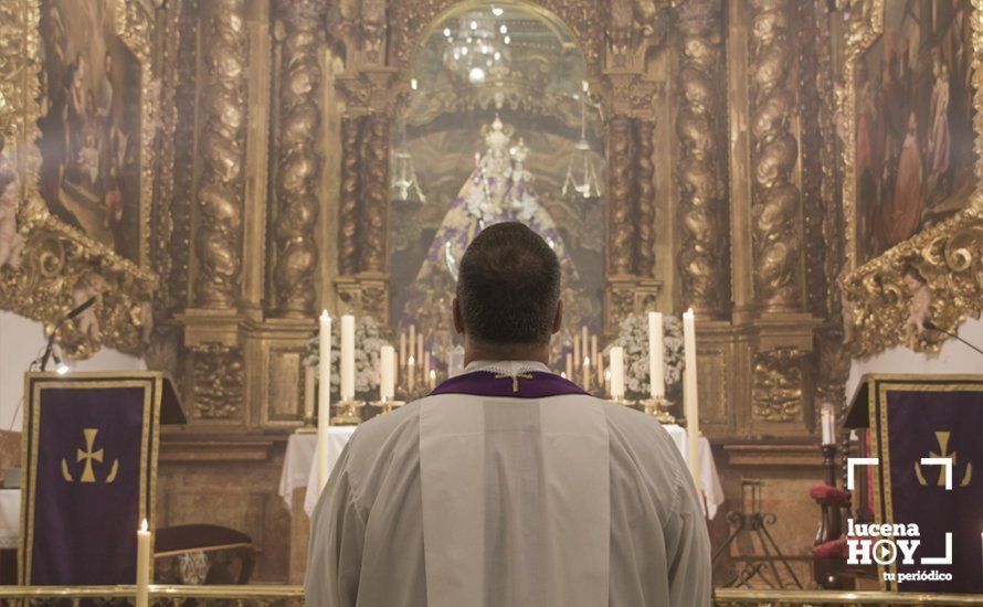 GALERÍA: El recogimiento preside el Vía Crucis del Cristo del Perdón en el Santuario de Aras. Fotos de Jesús Ruiz 'Gitanito'