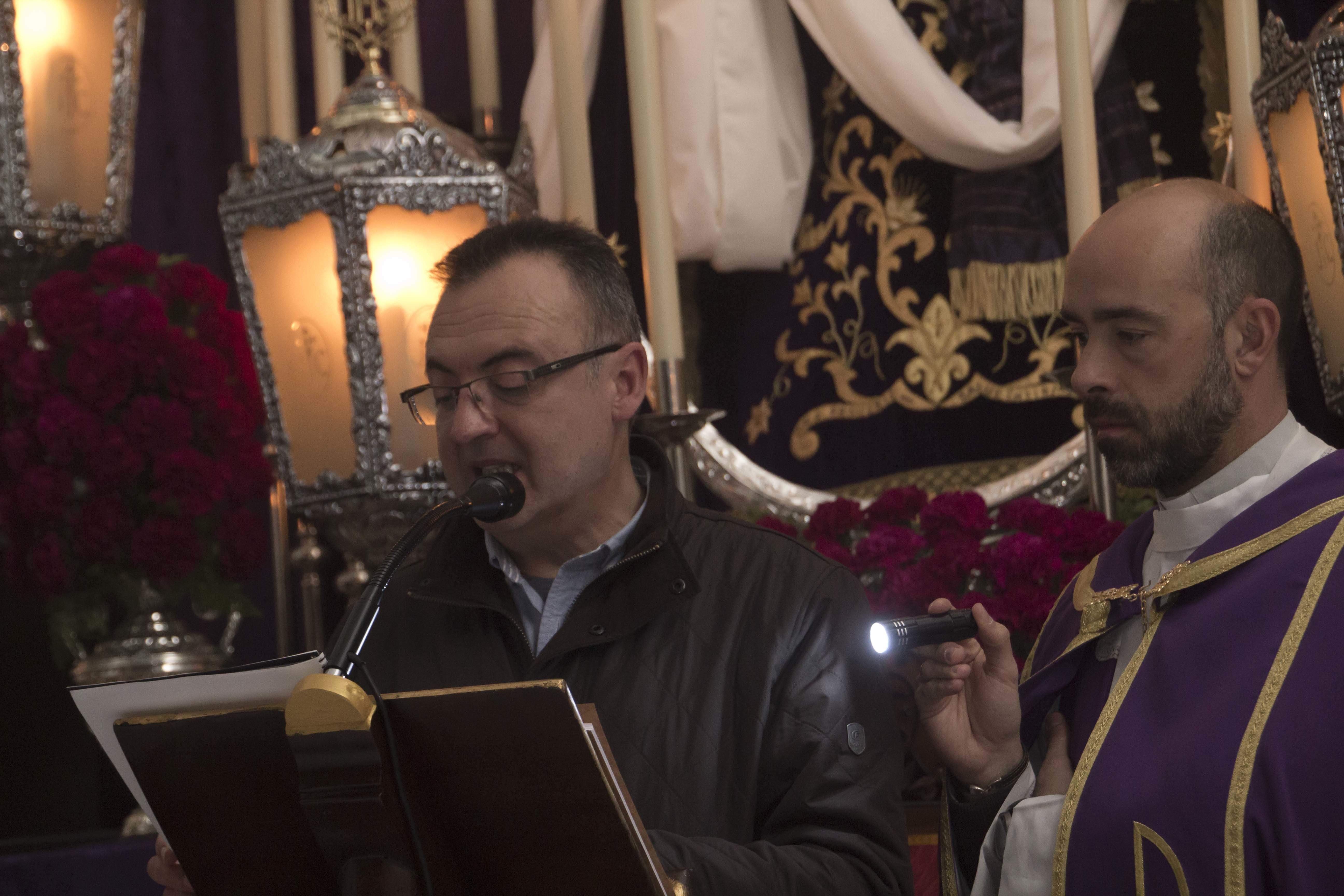 Galería: Los muros de Santiago acogen la intimidad del viacrucis de Ntro. Padre Jesús Caído Galería: Los muros de Santiago acogen la intimidad del viacrucis de Ntro. Padre Jesús Caído