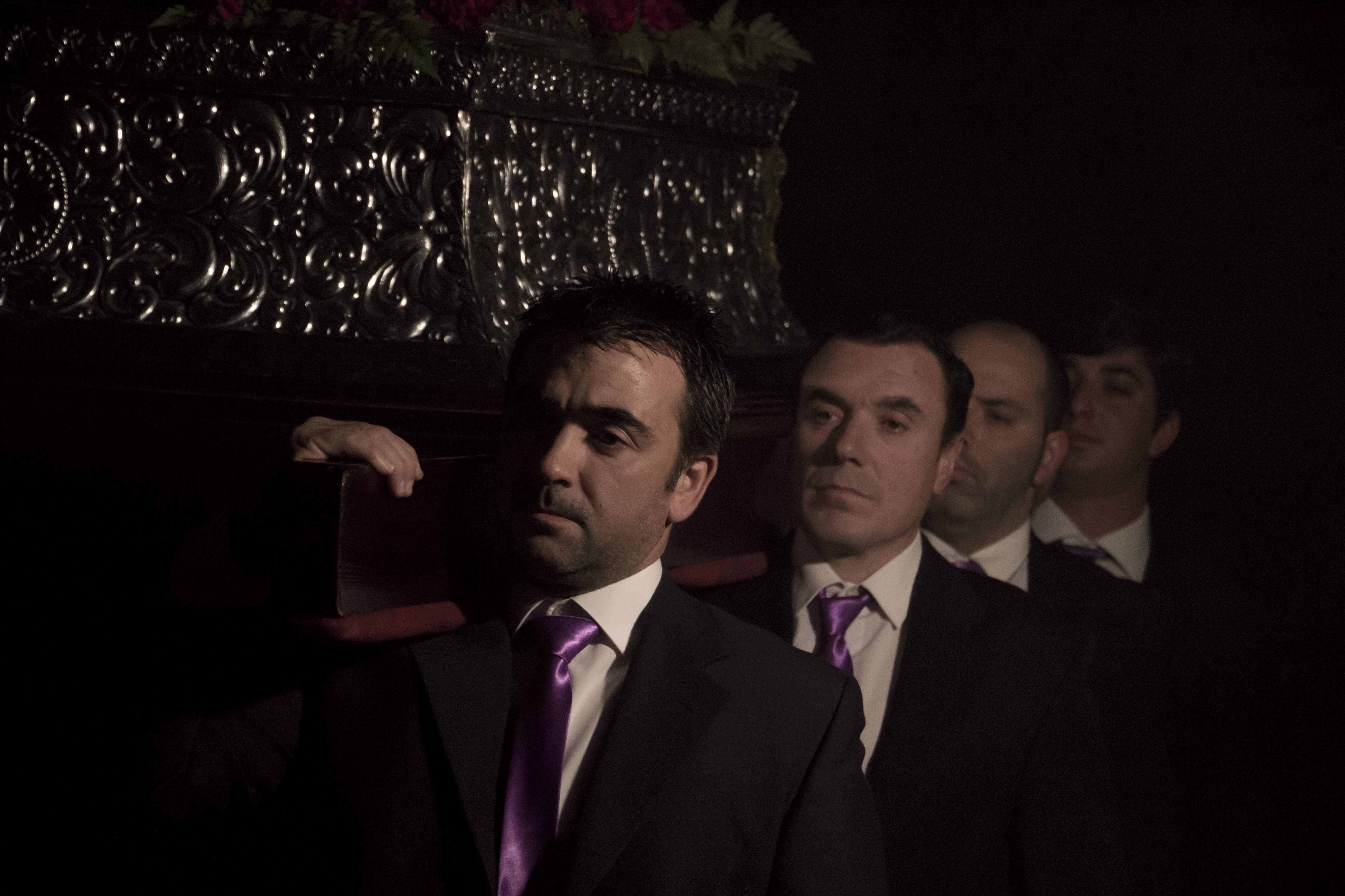 Galería: Los muros de Santiago acogen la intimidad del viacrucis de Ntro. Padre Jesús Caído Galería: Los muros de Santiago acogen la intimidad del viacrucis de Ntro. Padre Jesús Caído