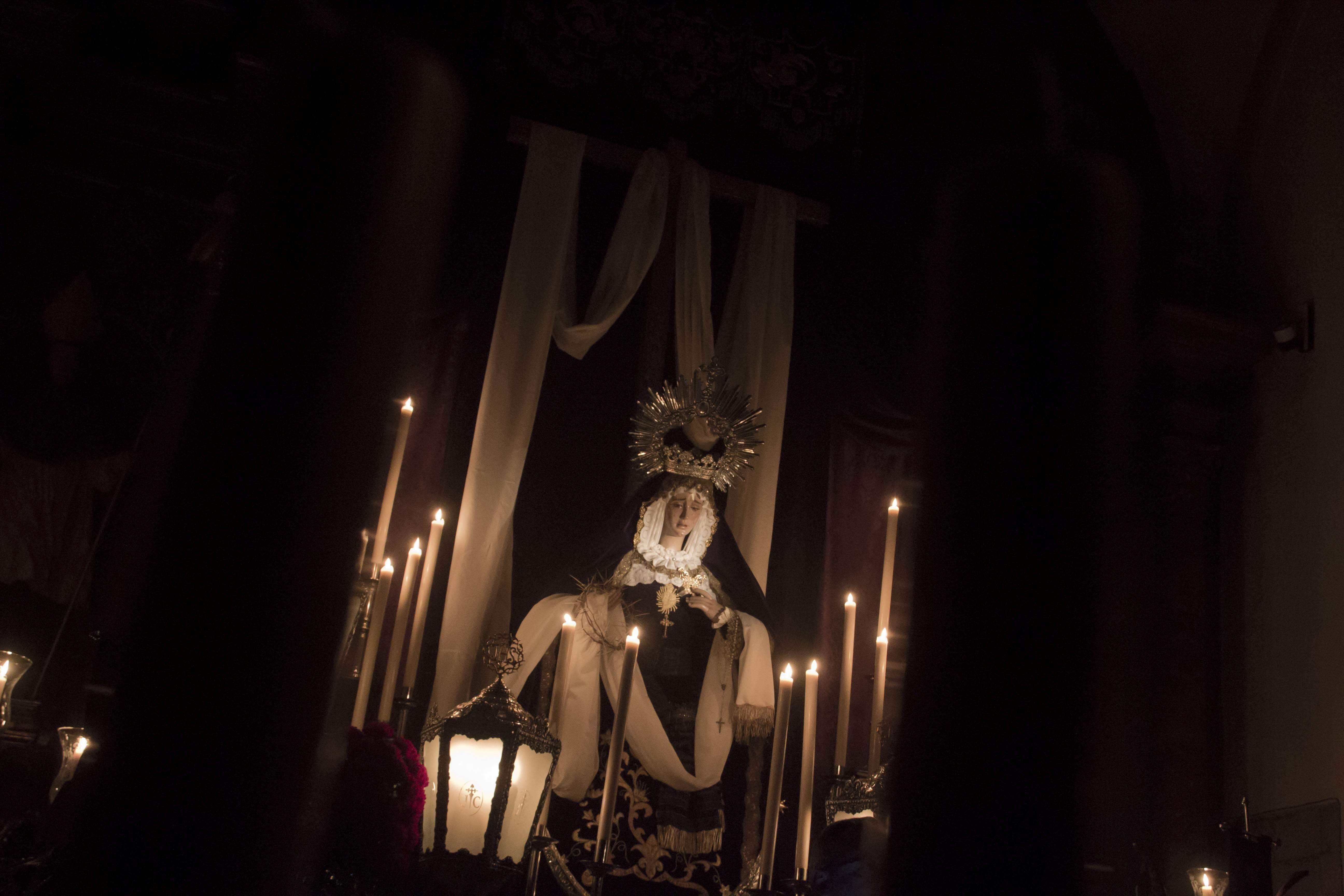 Galería: Los muros de Santiago acogen la intimidad del viacrucis de Ntro. Padre Jesús Caído Galería: Los muros de Santiago acogen la intimidad del viacrucis de Ntro. Padre Jesús Caído