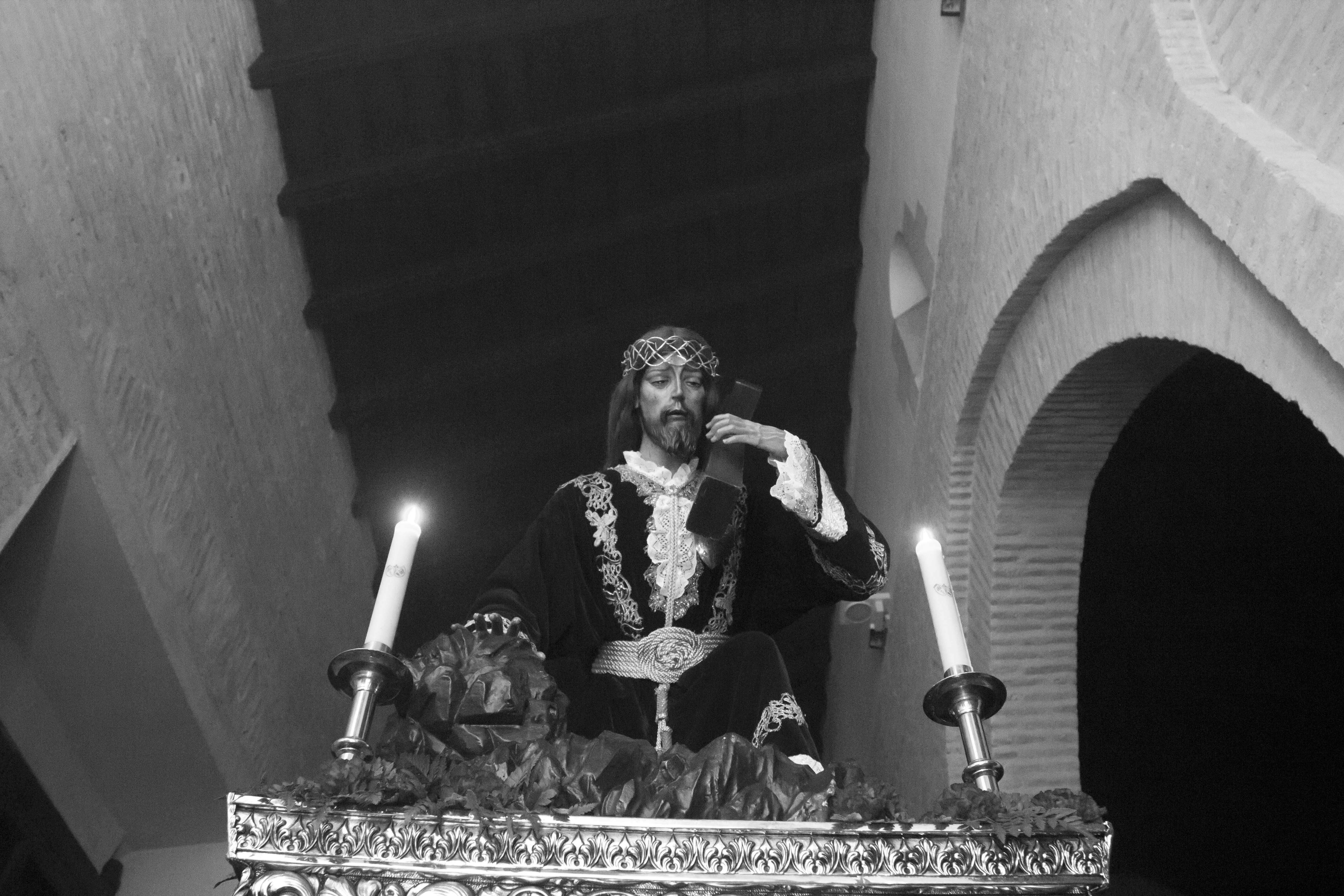 Galería: Los muros de Santiago acogen la intimidad del viacrucis de Ntro. Padre Jesús Caído Galería: Los muros de Santiago acogen la intimidad del viacrucis de Ntro. Padre Jesús Caído