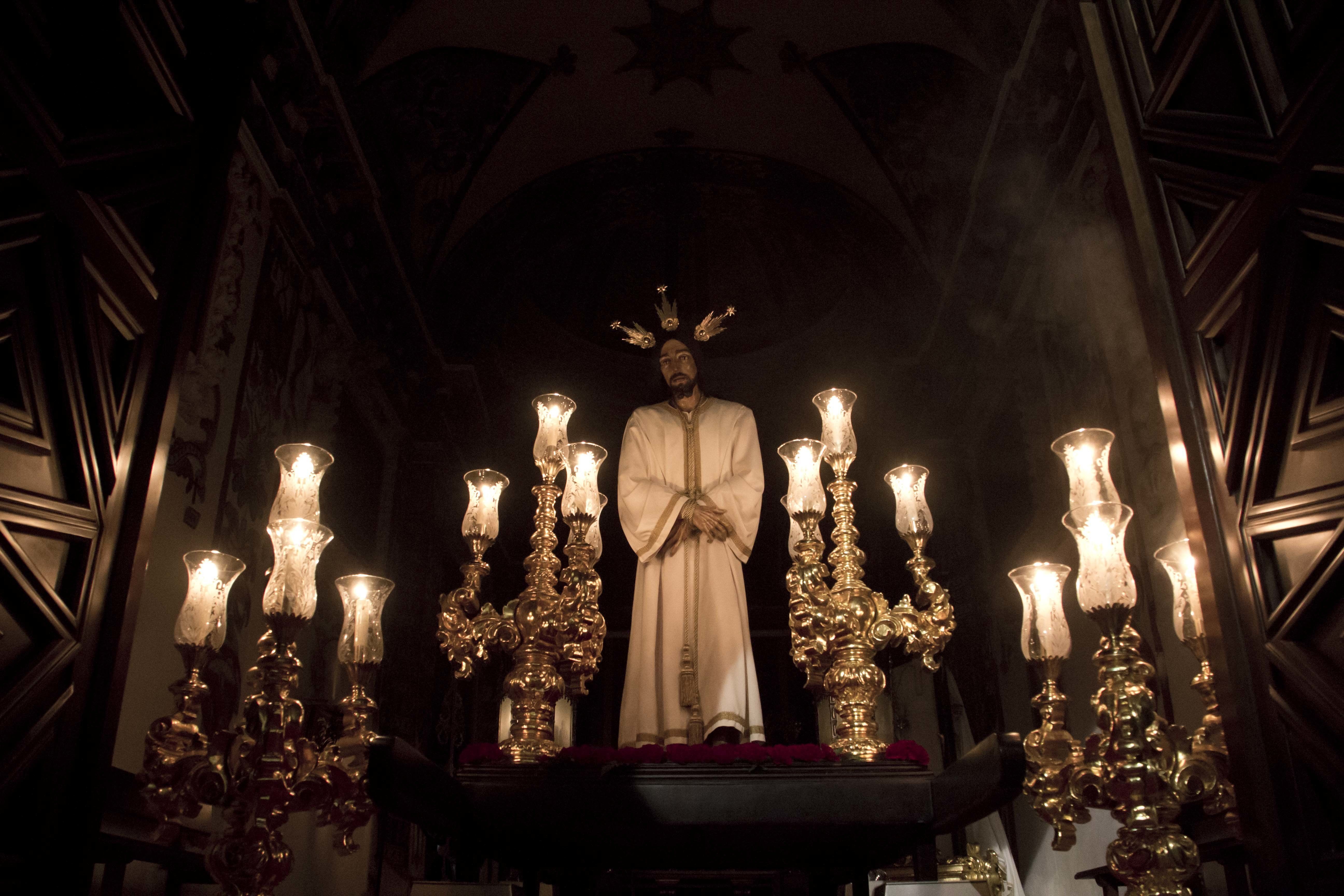 Galería: Jesús Preso recorre las calles de Lucena en solemne Vía Crucis cerrando el tercer viernes de Cuaresma