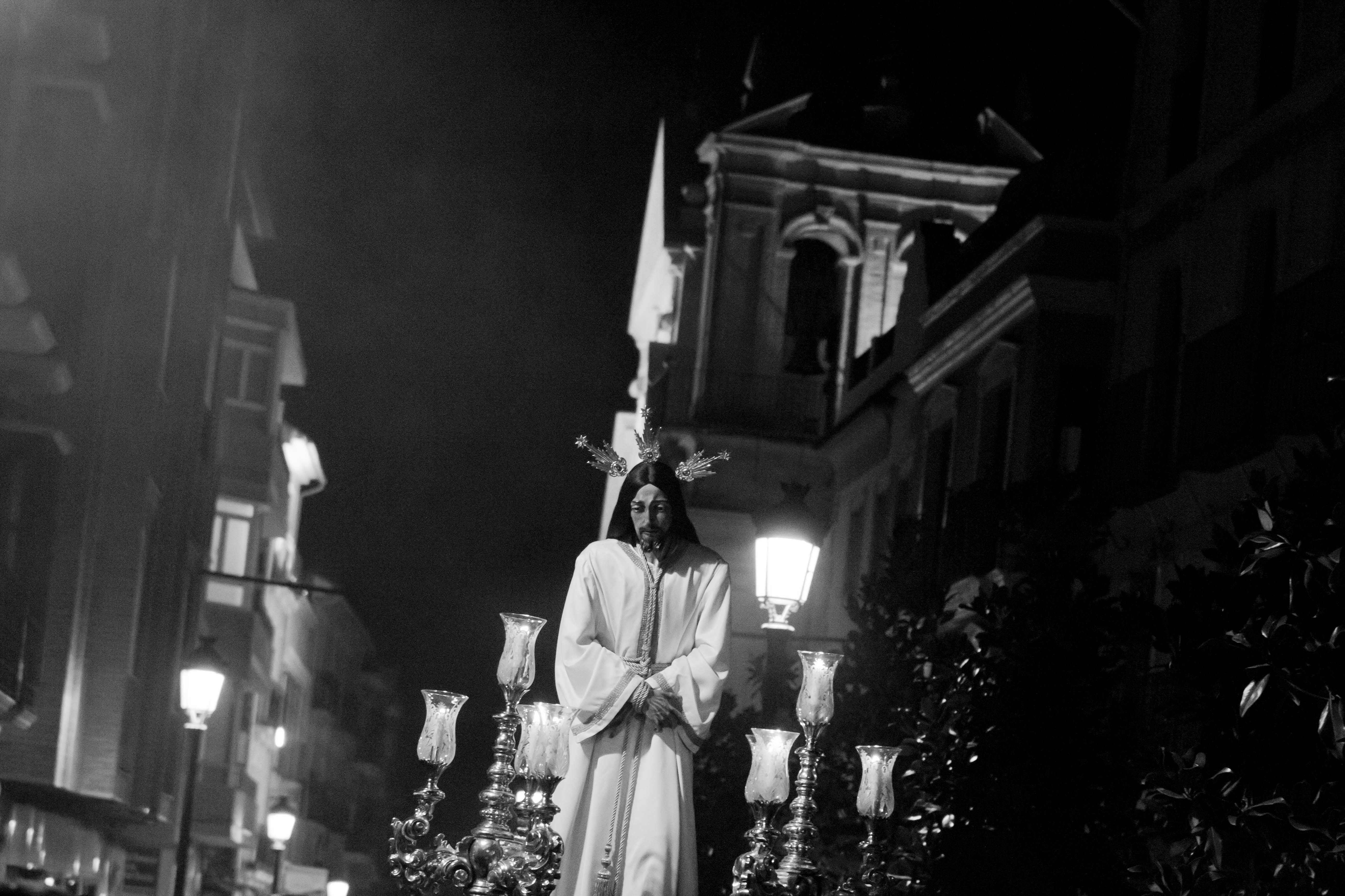 Galería: Jesús Preso recorre las calles de Lucena en solemne Vía Crucis cerrando el tercer viernes de Cuaresma