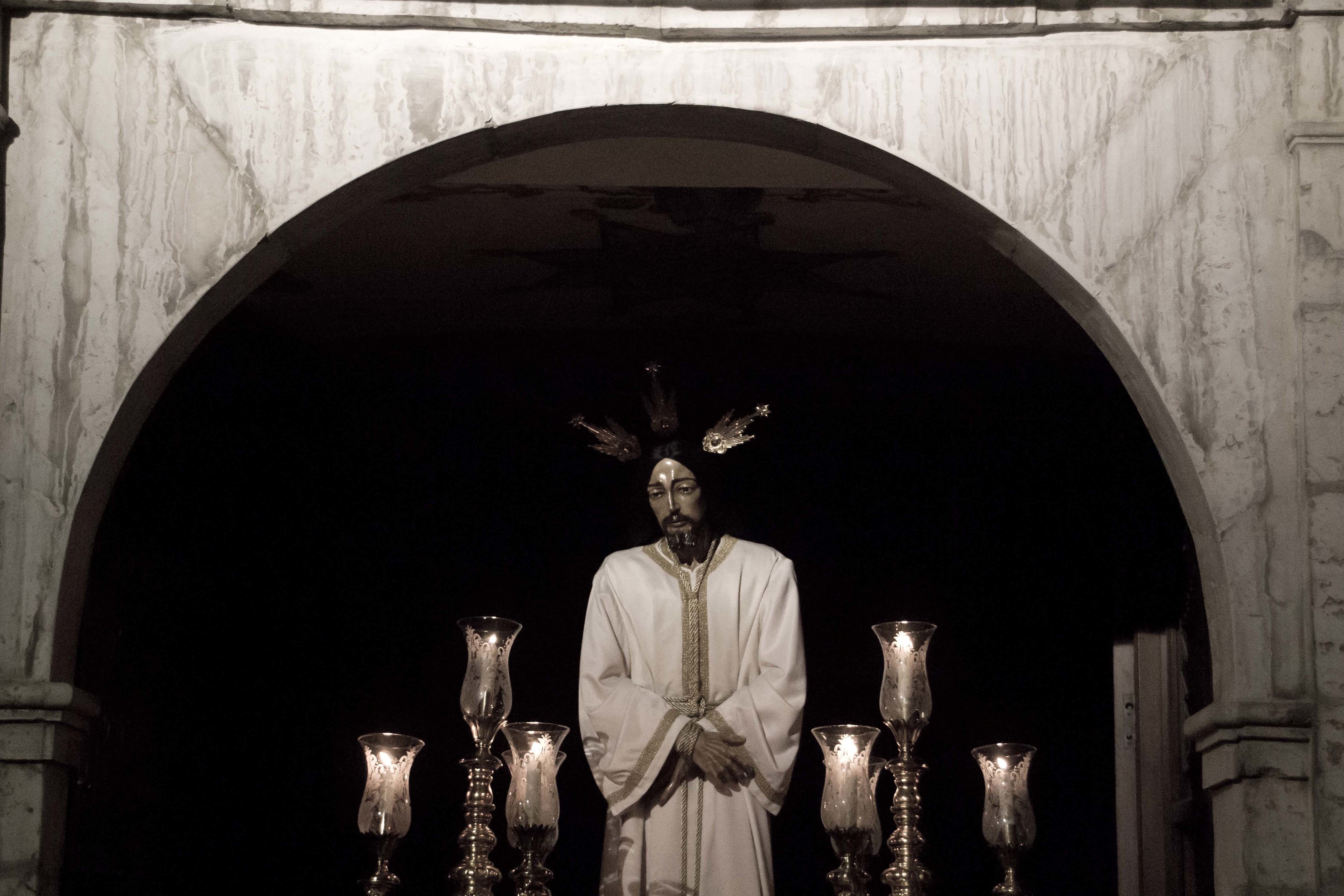 Galería: Jesús Preso recorre las calles de Lucena en solemne Vía Crucis cerrando el tercer viernes de Cuaresma