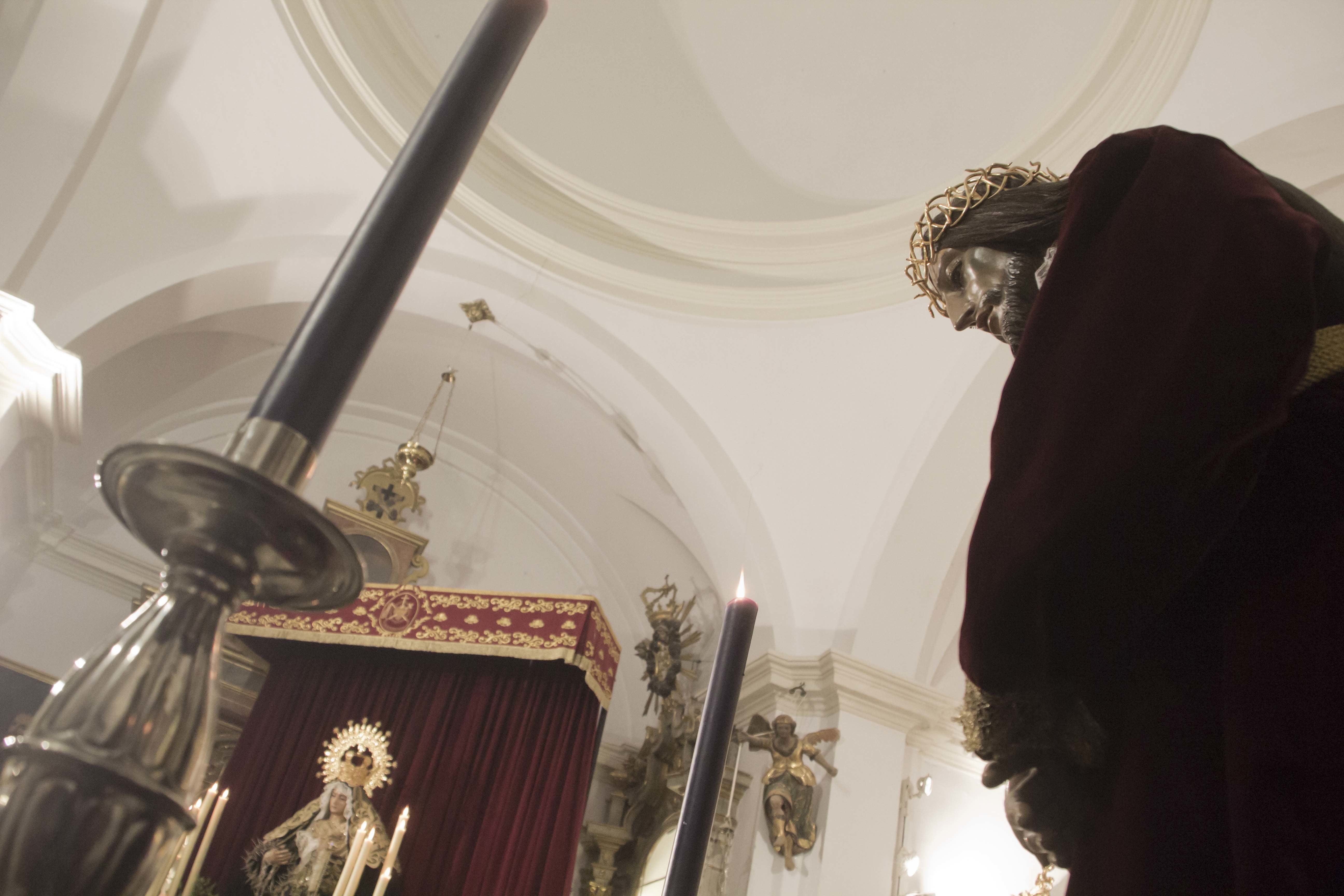 Galería: La lluvia obliga a interrumpir el Vía Crucis de Ntro. Padre Jesús del Valle Galería: La lluvia obliga a interrumpir el Vía Crucis de Ntro. Padre Jesús del Valle