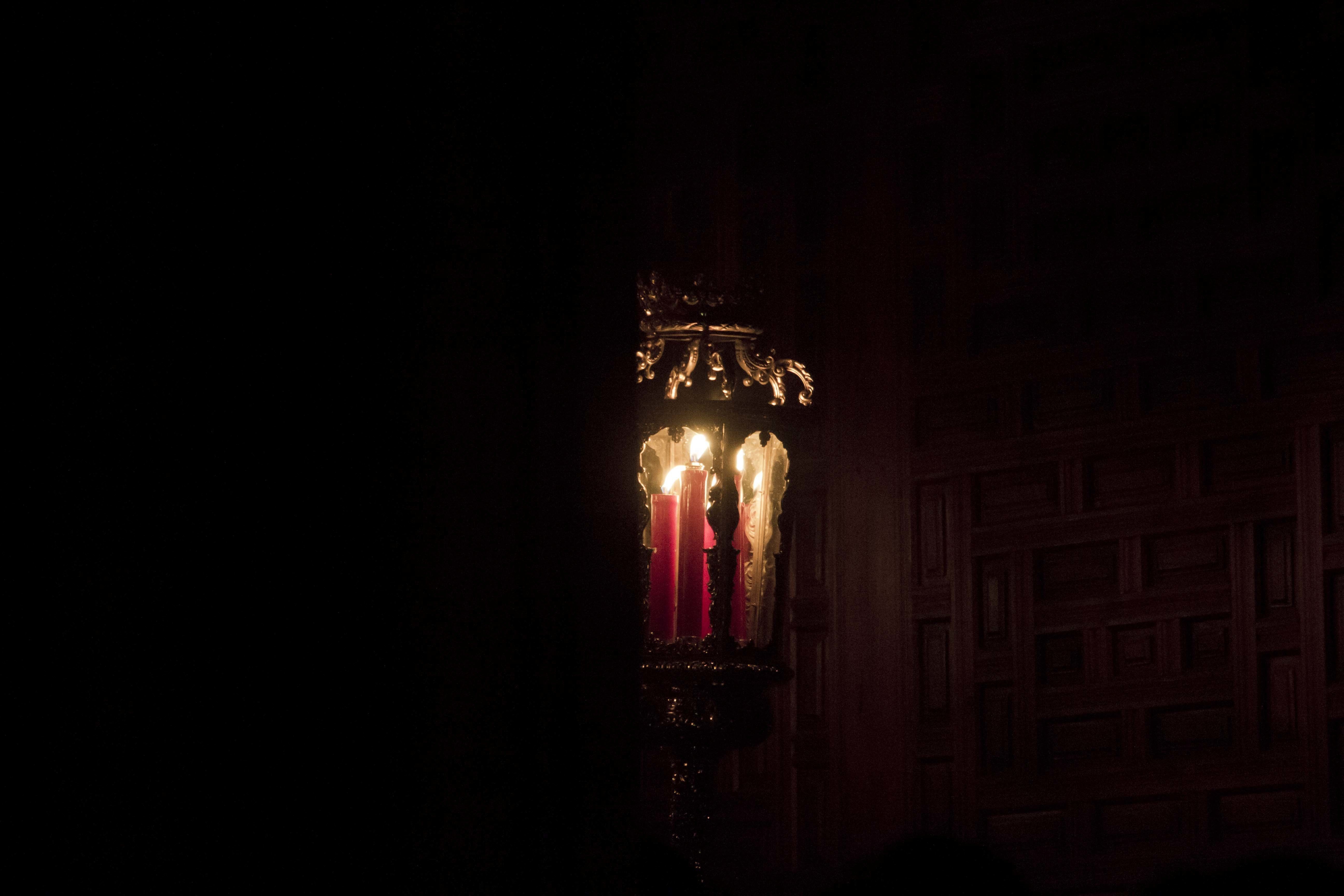 Galería: El Cristo del Amor realizó su víacrucis en el interior de San Mateo debido al aguacero