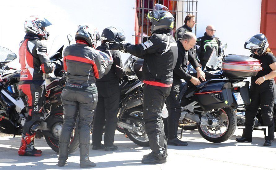 GALERÍA: Más de 250 motos se dan cita en la X Reunión del motoclub Kamikazes Lucena