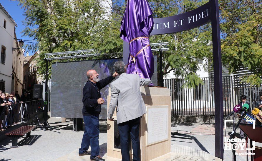 GALERÍA: Inaugurado el Monumento al Santero en el marco de un emotivo acto de exaltación a la santería y las tradiciones de Lucena GALERÍA: Inaugurado el Monumento al Santero en el marco de un emotivo acto de exaltación a la santería y las tradiciones de Lucena