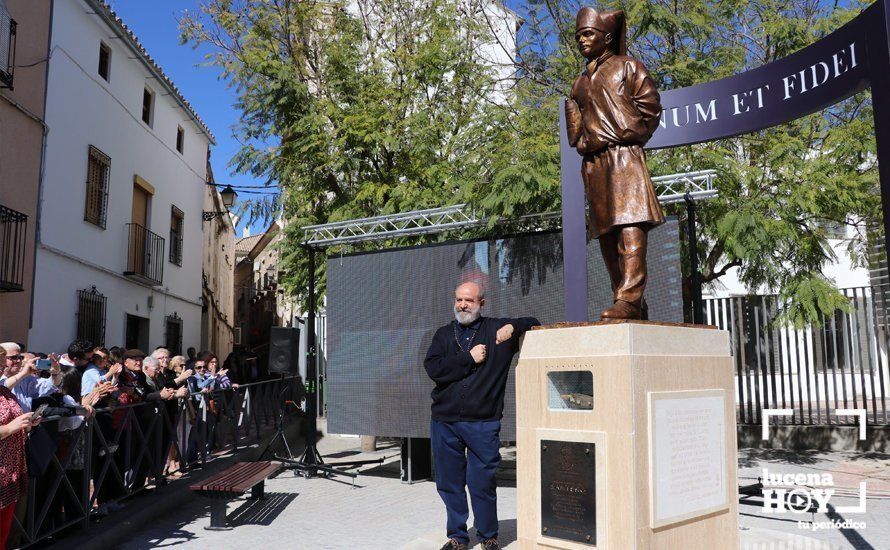 GALERÍA: Inaugurado el Monumento al Santero en el marco de un emotivo acto de exaltación a la santería y las tradiciones de Lucena GALERÍA: Inaugurado el Monumento al Santero en el marco de un emotivo acto de exaltación a la santería y las tradiciones de Lucena
