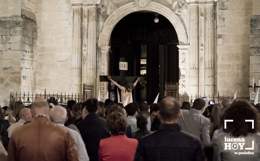 Galería: El Vía Crucis del Silencio cierra el Viernes de Dolores y abre las puertas de la Semana Santa en Lucena