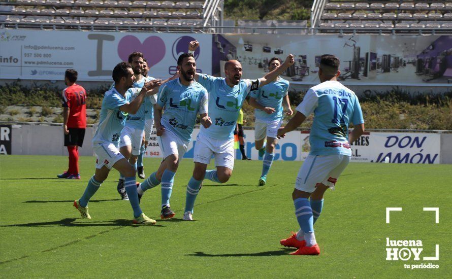  Los jugadores del Ciudad de Lucena celebran el primer gol del partido 