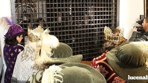 Una de las tradicionales visitas de los Reyes Magos a la comunidad de clausura Carmelitas Descalzas cada 5 de enero Una de las tradicionales visitas de los Reyes Magos a la comunidad de clausura Carmelitas Descalzas cada 5 de enero
