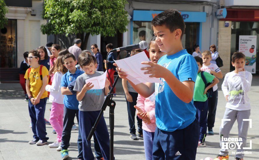 GALERÍA: Cientos de niños participaron en la Tarde de libros en la Plaza Nueva