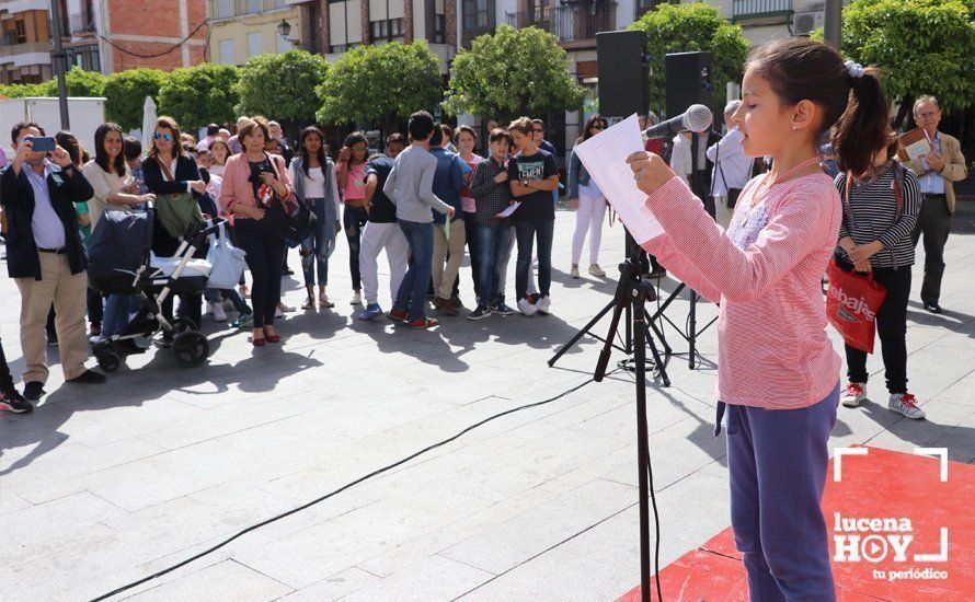 GALERÍA: Cientos de niños participaron en la Tarde de libros en la Plaza Nueva